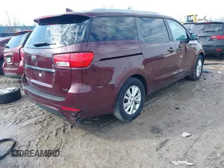 2017 Kia Sedona LX with VIN KNDMB5C19H6284704, listed as a IAAI auction lot 41756190 with 101,488 mi miles. Bid and sale history available at carsss.com. Image 4.