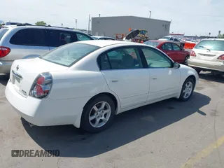 2006 Nissan Altima SE with VIN 1N4BL11D76N458904, listed as a IAAI auction lot 42421934 with 152,604 mi miles and . Bid and sale history available at DreamBid. Image 4.