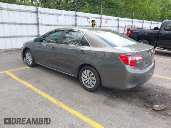 2012 Toyota Camry L z VIN 4T1BF1FK4CU530650, wystawiony jako IAAI lot #42275744 z przebiegiem 189 490 mil mil oraz . Historia ofert i sprzedaży dostępna na DreamBid. Obrazek 3.