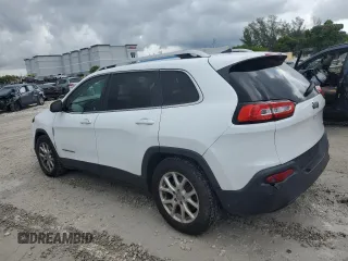 2016 Jeep Cherokee Latitude with VIN 1C4PJLCS9GW137505, listed as a Copart auction lot 62569105 with 135,101 mi miles and Clean title. Bid and sale history available at DreamBid. Image 2.