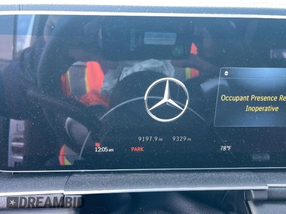 2024 Mercedes-Benz GLE 450 with VIN 4JGFB5KB8RB122828, listed as a Copart auction lot 84754404 with 9,329 mi miles and Salvage title. Bid and sale history available at DreamBid. Image 9.