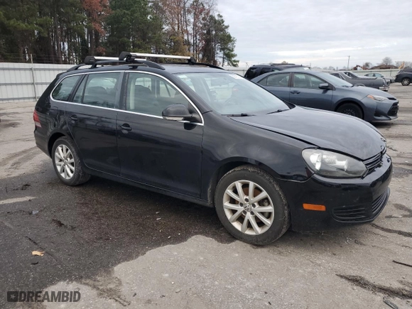 2013 Volkswagen Jetta SportWagen SE w/Sunroof with VIN 3VWPP7AJXDM633437, listed as a Copart auction lot 82793744 with 146,503 mi miles and Salvage Title. Bid and sale history available at carsss.com. Image 4.
