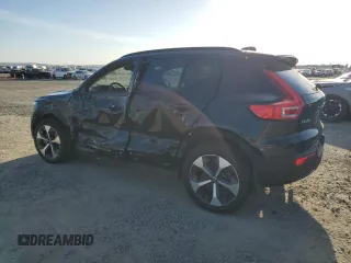 2023 Volvo XC40 Plus Dark Theme с VIN YV4L12UW5P2912803, выставлен на аукционе Copart как лот 49516625 с пробегом 15 303 миль миль и Списание • Salvage title. История ставок и продаж доступна на DreamBid. Изображение 2.