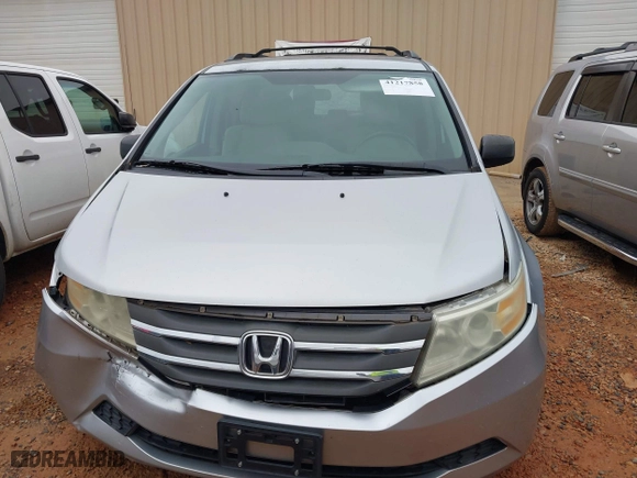 2011 Honda Odyssey LX with VIN 5FNRL5H20BB010579, listed as a IAAI auction lot 41217858 with 209,353 mi miles. Bid and sale history available at carsss.com. Image 12.