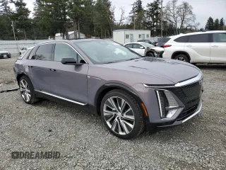 2024 Cadillac LYRIQ Luxury z VIN 1GYKPSRL1RZ138162, wystawiony jako Copart lot #51017895 z przebiegiem 905 mil mil oraz Szkody całkowita. Historia ofert i sprzedaży dostępna na DreamBid. Obrazek 4.