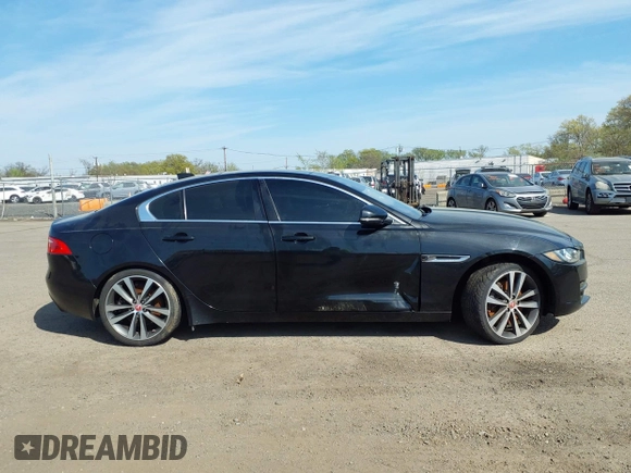 2017 Jaguar XE 35t Prestige z VIN SAJAK4BV1HA966878, wystawiony jako IAAI lot #42115970 z przebiegiem 62 949 mil mil oraz . Historia ofert i sprzedaży dostępna na DreamBid. Obrazek 13.