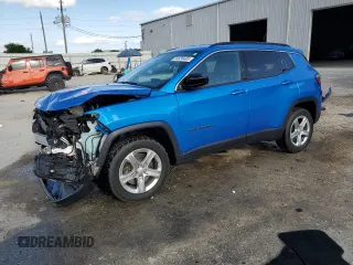 2023 Jeep Compass Latitude z VIN 3C4NJDBN9PT541788, wystawiony jako Copart lot #54836485 z przebiegiem 23 067 mil mil oraz Szkoda całkowita • Salvage title. Historia ofert i sprzedaży dostępna na DreamBid. Obrazek 1.