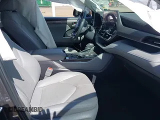 2023 Toyota Highlander Hybrid Limited с VIN 5TDXBRCHXPS122340, выставлен на аукционе IAAI как лот 42620923 с пробегом 6 820 миль миль и . История ставок и продаж доступна на DreamBid. Изображение 5.