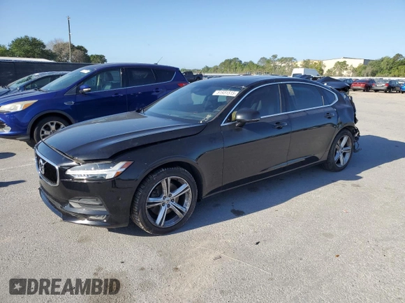 2018 Volvo S90 Momentum z VIN LVY982AK3JP034995, wystawiony jako Copart lot #51931515 z przebiegiem 69 268 mil mil oraz Tytuł czysty. Historia ofert i sprzedaży dostępna na DreamBid. Obrazek 1.