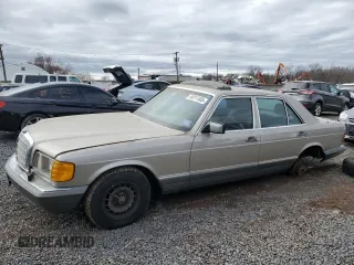 1985 Mercedes-Benz 380 z VIN WDBCA32C1FA155726, wystawiony jako Copart lot #49217405 z przebiegiem 180 052 mil mil oraz Tytuł czysty. Historia ofert i sprzedaży dostępna na DreamBid. Obrazek 1.