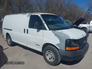 2006 Chevrolet Express Cargo Van with VIN 1GCGG25V261156957, listed as a IAAI auction lot 41736902 with 206,251 mi miles. Bid and sale history available at carsss.com. Image 1.