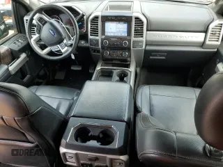 2017 Ford F-250 Lariat z VIN 1FT7W2BTXHEC94053, wystawiony jako Copart lot #61049155 z przebiegiem 57 994 mil mil oraz Szkoda całkowita • Salvage title. Historia ofert i sprzedaży dostępna na DreamBid. Obrazek 8.