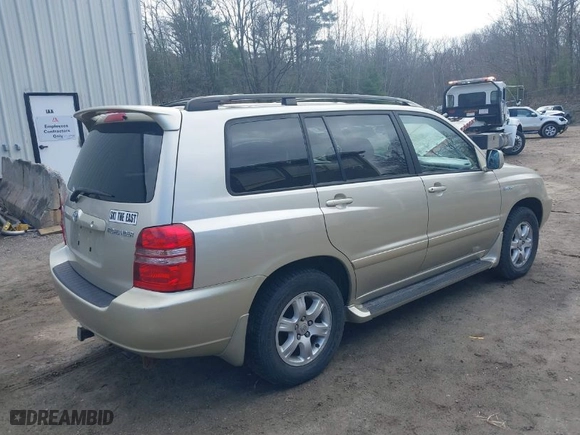 2002 Toyota Highlander with VIN JTEGF21A420069448, listed as a IAAI auction lot 42071939 with 153,152 mi miles. Bid and sale history available at carsss.com. Image 4.