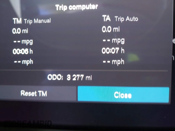 2024 Volvo XC60 Recharge Plug-In Hybrid Plus Dark Theme with VIN YV4H60DL0R1918759, listed as a IAAI auction lot 41495835 with 3,277 mi miles. Bid and sale history available at carsss.com. Image 7.