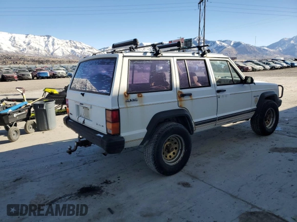 1988 Jeep Cherokee with VIN 1JCMR7813JT058390, listed as a Copart auction lot 89071925 with 2,331,297 mi miles and Clean title. Bid and sale history available at DreamBid. Image 3.