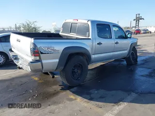 2008 Toyota Tacoma z VIN 5TELU42N88Z560362, wystawiony jako IAAI lot #41410260 z przebiegiem 164 329 mil mil oraz . Historia ofert i sprzedaży dostępna na DreamBid. Obrazek 4.