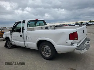 1998 GMC Sonoma with VIN 1GTCS1447WK523961, listed as a Copart auction lot 51176315 with 196,908 mi miles and Salvage Title. Bid and sale history available at carsss.com. Image 2.