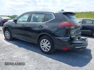 2020 Nissan Rogue S z VIN 5N1AT2MT0LC815714, wystawiony jako IAAI lot #41641242 z przebiegiem 85 295 mil mil oraz . Historia ofert i sprzedaży dostępna na DreamBid. Obrazek 3.
