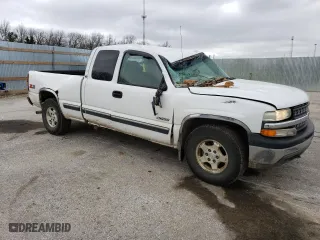 2000 Chevrolet Silverado 1500 LS with VIN 1GCEK19TXYZ181702, listed as a Copart auction lot 50802875 with 302,705 mi miles and Salvage Title. Bid and sale history available at carsss.com. Image 4.