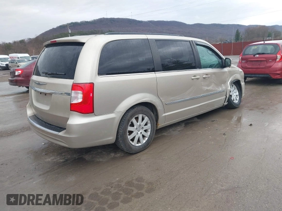 2014 Chrysler Town & Country Touring with VIN 2C4RC1BG2ER212233, listed as a IAAI auction lot 41836648 with 105,034 mi miles. Bid and sale history available at carsss.com. Image 4.