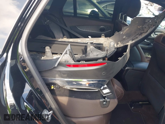 2018 Mercedes-Benz GLC 300 with VIN WDC0G4JB8JV086823, listed as a IAAI auction lot 42338203 with 114,000 mi miles and . Bid and sale history available at DreamBid. Image 8.