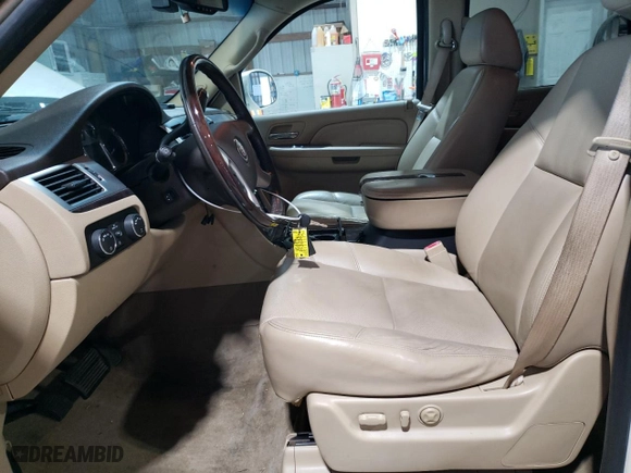2009 Cadillac Escalade Hybrid with VIN 1GYFK43569R209961, listed as a Copart auction lot 54011705 with 143,894 mi miles and Clean Title. Bid and sale history available at carsss.com. Image 7.