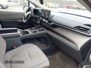 2021 Toyota Sienna LE z VIN 5TDKSKFCXMS036779, wystawiony jako IAAI lot #42037165 z przebiegiem 351 529 mil mil oraz . Historia ofert i sprzedaży dostępna na DreamBid. Obrazek 5.