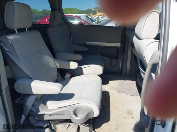 2008 Nissan Quest SE with VIN 5N1BV28U68N111238, listed as a IAAI auction lot 42055962 with 173,112 mi miles. Bid and sale history available at carsss.com. Image 8.