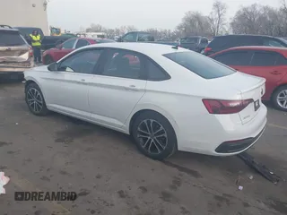 2022 Volkswagen Jetta Sport с VIN 3VWBM7BU1NM019096, выставлен на аукционе IAAI как лот 41906714 с пробегом 29 326 миль миль и . История ставок и продаж доступна на DreamBid. Изображение 3.