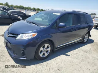 2018 Toyota Sienna LE Auto Access Seat with VIN 5TDKZ3DC5JS940670, listed as a Copart auction lot 63253685 with 92,604 mi miles and Salvage title. Bid and sale history available at DreamBid. Image 1.