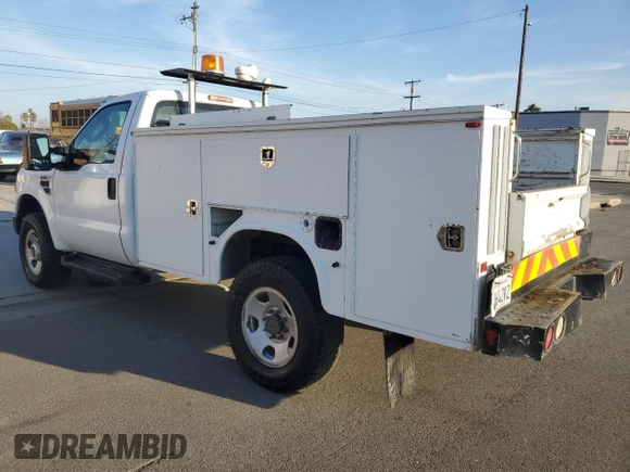 2009 Ford F-350 with VIN 1FDSF35Y09EA28559, listed as a Copart auction lot 46717995 with 235,706 mi miles and Clean title. Bid and sale history available at DreamBid. Image 3.