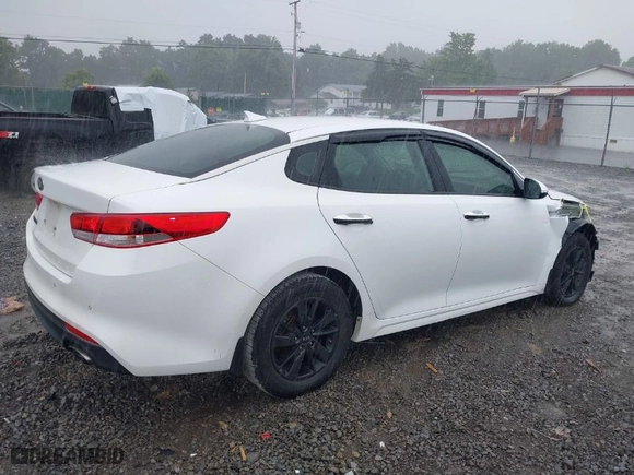 2018 Kia Optima S with VIN 5XXGT4L36JG209780, listed as a IAAI auction lot 40008792 with 97,575 mi miles. Bid and sale history available at carsss.com. Image 4.