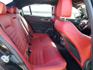 2022 Alfa Romeo Giulia Veloce with VIN ZARFAMBN2N7665252, listed as a Copart auction lot 49545425 with 31,935 mi miles and Non Repairable. Bid and sale history available at carsss.com. Image 10.