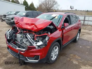 2024 GMC Terrain SLE z VIN 3GKALMEG9RL302058, wystawiony jako IAAI lot #41691921 z przebiegiem 1 101 mil mil oraz . Historia ofert i sprzedaży dostępna na DreamBid. Obrazek 2.