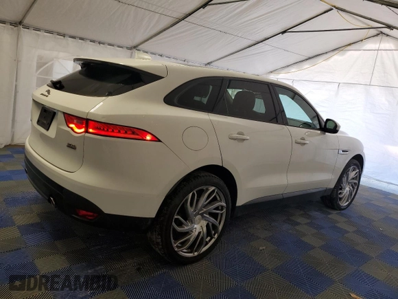 2018 Jaguar F-Pace 30t Premium with VIN SADCJ2GX2JA236772, listed as a Copart auction lot 53694155 with 59,433 mi miles and Clean Title. Bid and sale history available at DreamBid. Image 3.