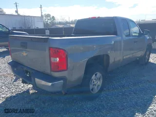 2008 Chevrolet Silverado 1500 LT w/1LT with VIN 2GCEC19C781230022, listed as a IAAI auction lot 41640480 with 323,699 mi miles. Bid and sale history available at carsss.com. Image 4.