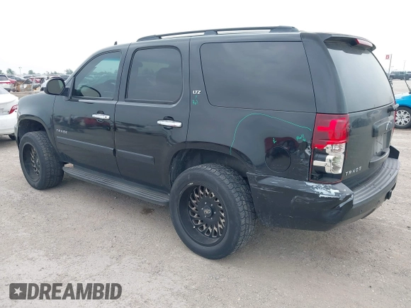 2008 Chevrolet Tahoe LTZ z VIN 1GNFK13018R143737, wystawiony jako IAAI lot #42220433 z przebiegiem 198 598 mil mil oraz . Historia ofert i sprzedaży dostępna na DreamBid. Obrazek 3.