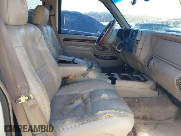 2000 Cadillac Escalade z VIN 1GYEK13R1YR115692, wystawiony jako IAAI lot #41300434 z przebiegiem 431 564 mil mil oraz . Historia ofert i sprzedaży dostępna na DreamBid. Obrazek 5.