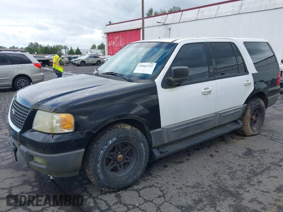 2005 Ford Expedition Special Service with VIN 1FMPU16585LB07553, listed as a IAAI auction lot 39462712 with 1 mi miles. Bid and sale history available at carsss.com. Image 2.