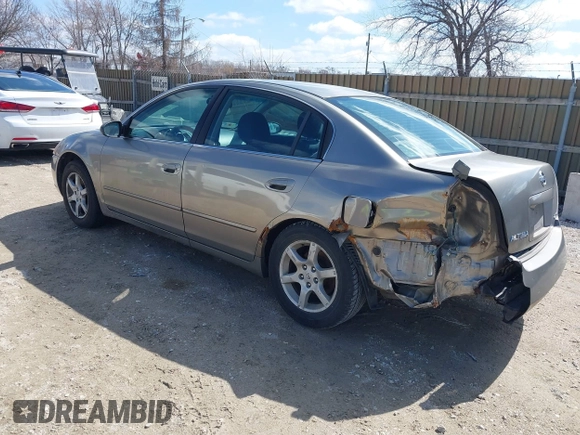 2005 Nissan Altima 2.5 S with VIN 1N4AL11D65C362235, listed as a IAAI auction lot 41865559 with 117,144 mi miles. Bid and sale history available at carsss.com. Image 3.