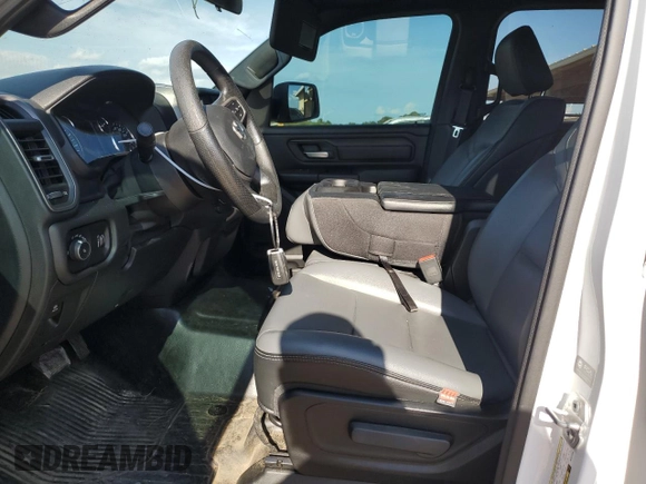2022 Ram 1500 z VIN 1C6RRENG5NN241263, wystawiony jako Copart lot #67242344 z przebiegiem 83 443 mil mil oraz Szkoda całkowita • Salvage title. Historia ofert i sprzedaży dostępna na DreamBid. Obrazek 7.