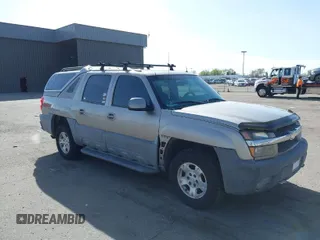 2002 Chevrolet Avalanche with VIN 3GNEK13T62G245449, listed as a IAAI auction lot 41958209 with 149,475 mi miles. Bid and sale history available at carsss.com. Image 1.
