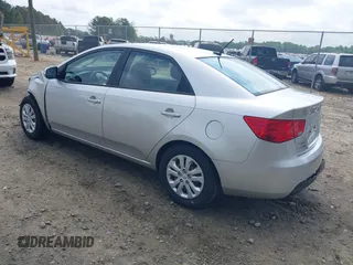 2010 Kia Forte EX z VIN KNAFU4A27A5834628, wystawiony jako IAAI lot #42123726 z przebiegiem 89 402 mil mil oraz . Historia ofert i sprzedaży dostępna na DreamBid. Obrazek 3.