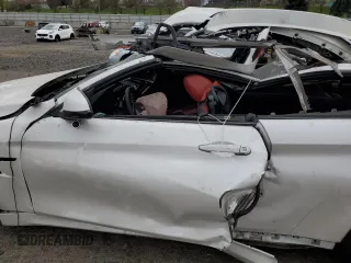 2015 BMW M4 z VIN WBS3U9C57FP967999, wystawiony jako Copart lot #47906424 z przebiegiem Nie podano mil oraz Szkoda całkowita • Salvage title. Historia ofert i sprzedaży dostępna na DreamBid. Obrazek 7.