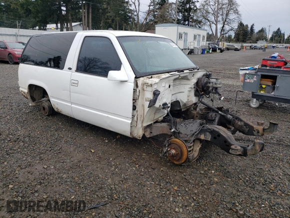 1997 Chevrolet Tahoe z VIN 3GNEC18R7VG122449, wystawiony jako Copart lot #85718304 z przebiegiem Nie podano mil oraz Szkoda całkowita • Salvage title. Historia ofert i sprzedaży dostępna na DreamBid. Obrazek 4.