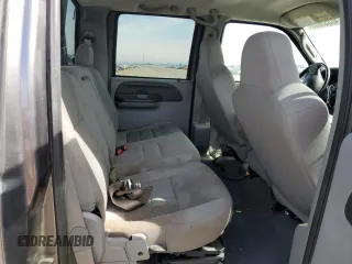 2005 Ford F-250 XL z VIN 1FTSW21P55EC86436, wystawiony jako Copart lot #48553635 z przebiegiem 172 583 mil mil oraz Szkoda całkowita • Salvage title. Historia ofert i sprzedaży dostępna na DreamBid. Obrazek 10.