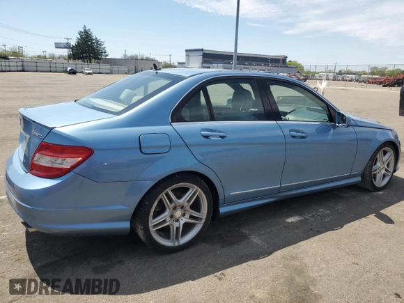 2011 Mercedes-Benz C 300 Sport z VIN WDDGF8BB1BR145367, wystawiony jako Copart lot #54408205 z przebiegiem 111 867 mil mil oraz Szkody całkowita. Historia ofert i sprzedaży dostępna na DreamBid. Obrazek 3.