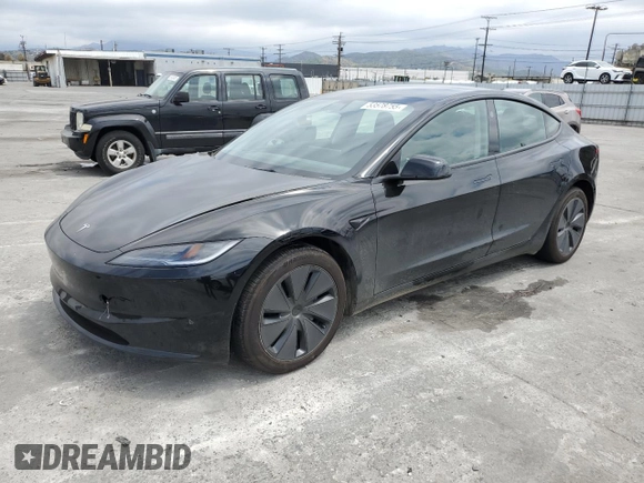 2024 Tesla Model 3 z VIN 5YJ3E1EA6RF739698, wystawiony jako Copart lot #53578755 z przebiegiem 10 847 mil mil oraz Szkody całkowita. Historia ofert i sprzedaży dostępna na DreamBid. Obrazek 1.