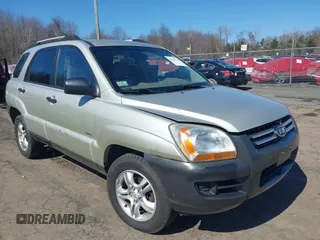 2005 Kia Sportage LX with VIN KNDJE723757081826, listed as a IAAI auction lot 41845214 with 106,992 mi miles and . Bid and sale history available at carsss.com. Image 1.