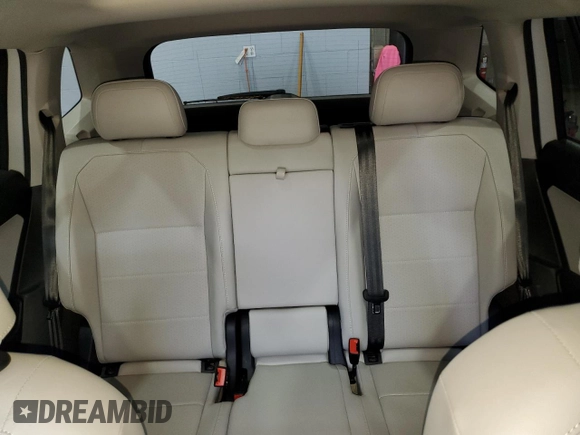 2018 Volkswagen Tiguan SEL with VIN 3VV2B7AX9JM197161, listed as a Copart auction lot 59836195 with 111,195 mi miles and Salvage title. Bid and sale history available at DreamBid. Image 10.